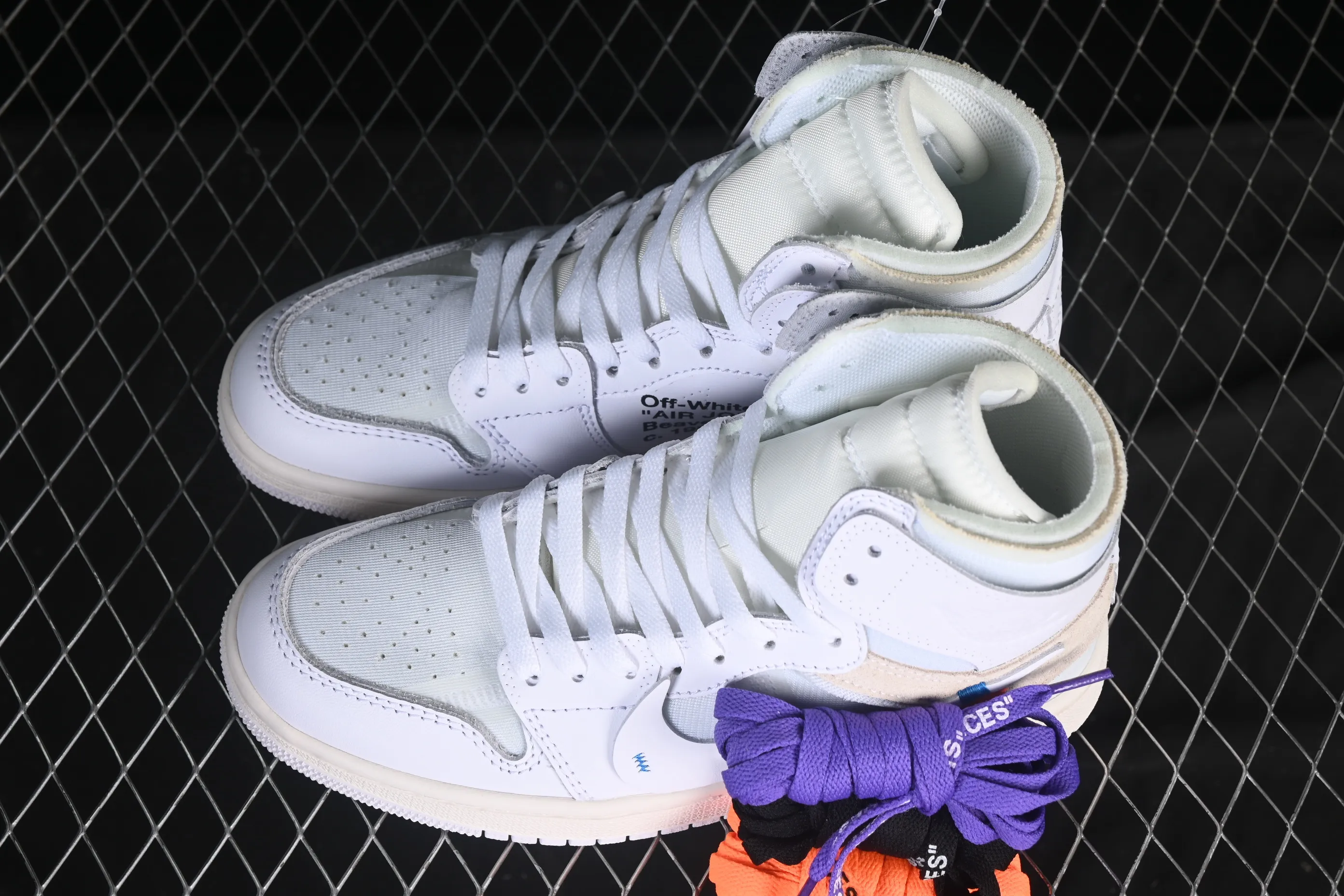 All categories Air Jordan Jordan series basketball shoes Air Jordan 1 High Pure original special offer Off White x Air Jordan OW AJ1 Joe 1 joint all-white high-top basketball shoes AQ0818-100